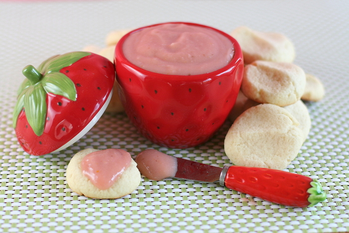 Strawberry Curd and Almond Cookies