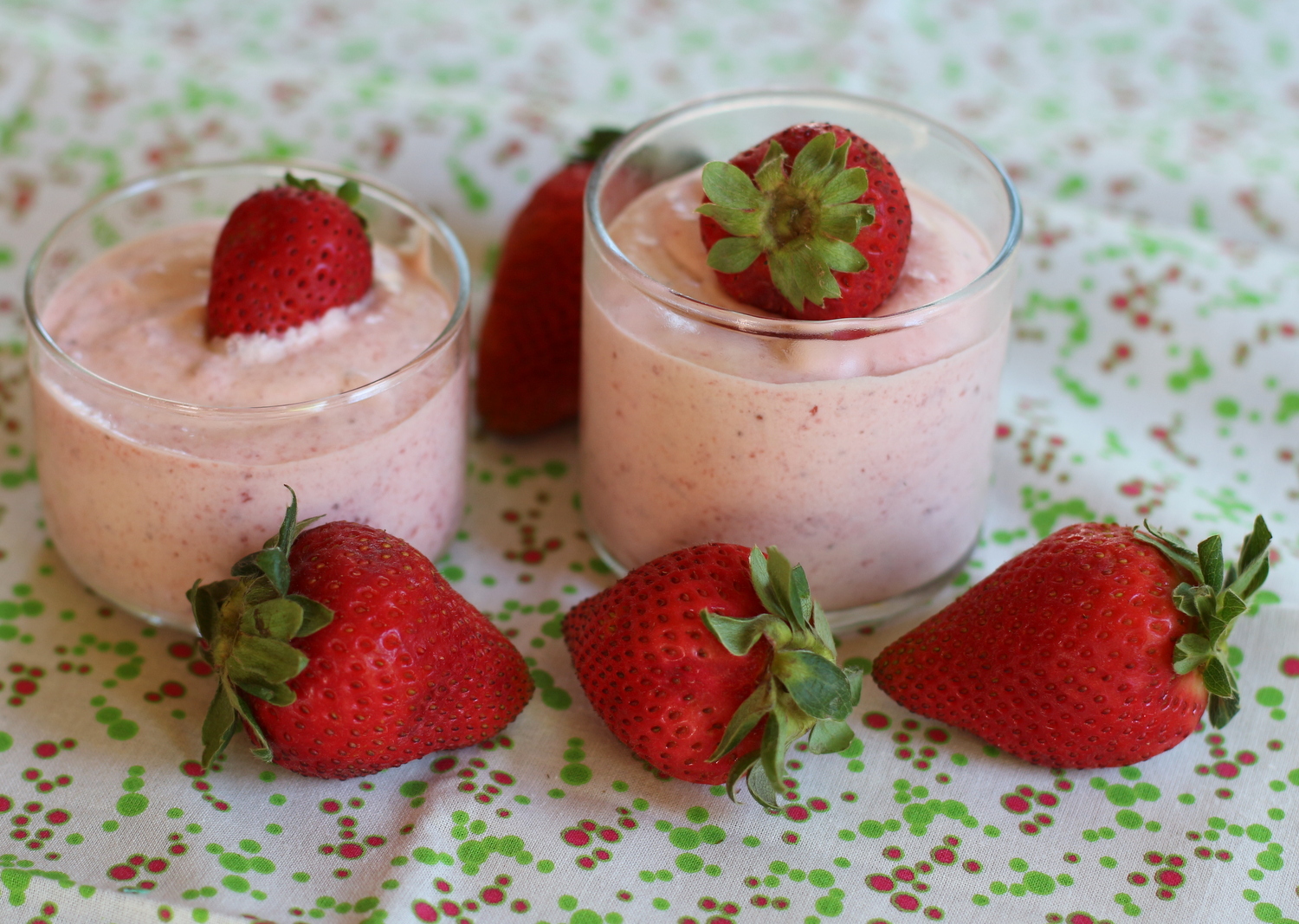 Fresh Strawberry and Cream Pudding