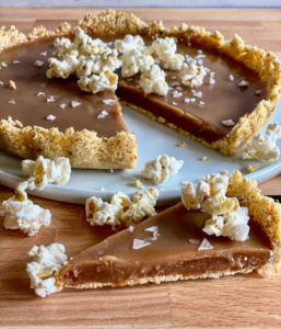 671EA900-68D1-4F79-9C5A-565D0024D45F-257x300 Caramel Popcorn Tart